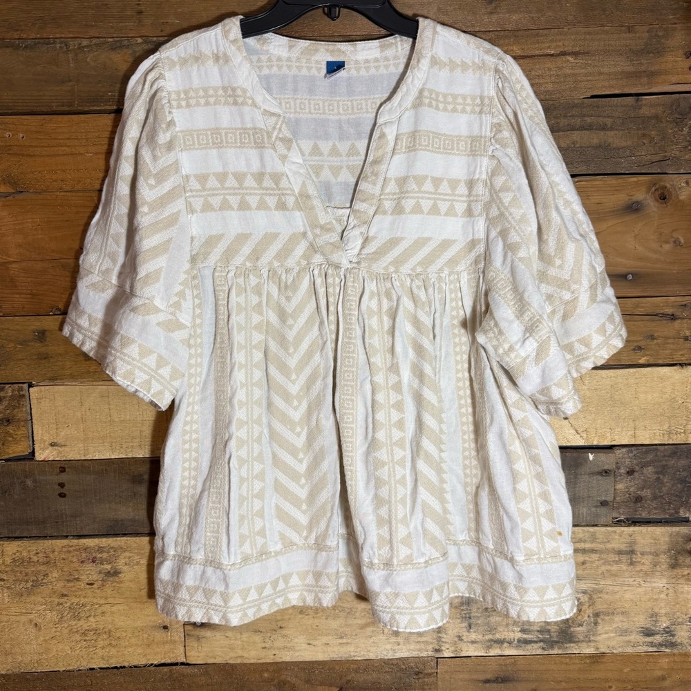 Old Navy Split Neck Textured Top L Neutral Relaxed V-neck‎ Blouse Flutter Boho